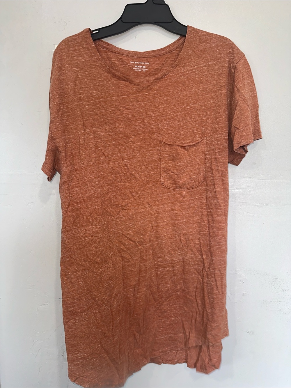 No Boundaries Women's Short Sleeve Pocket Tee - Rust Orange
